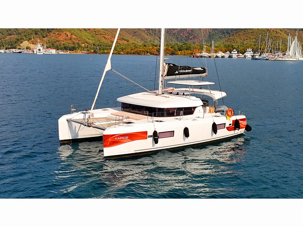 Lagoon 42