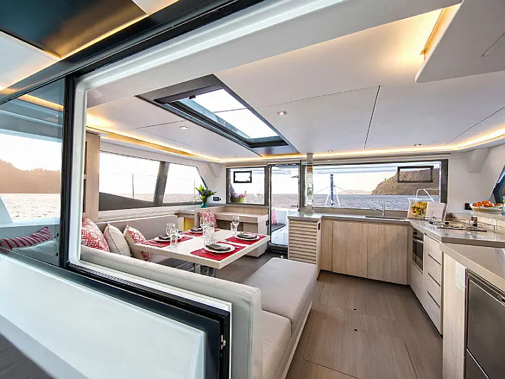 Moorings 4500L crewed -   - External image