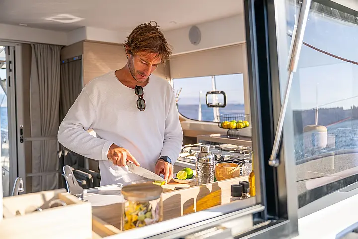 Lagoon 43 (Owners Version) - 