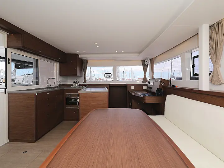 Lagoon 450 SporTop - 