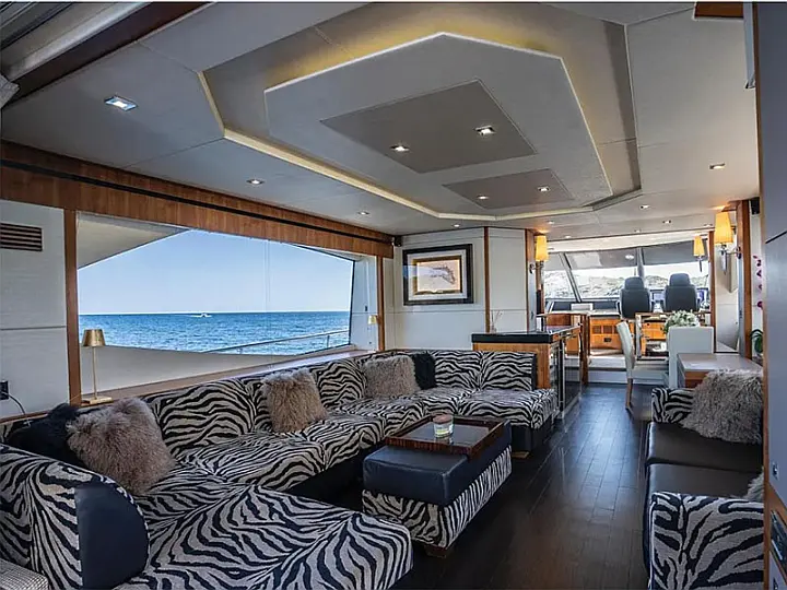 Sunseeker Manhattan 73 - Goldeneye  - External image