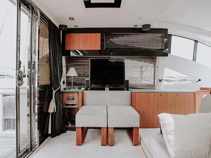 Sunseeker Predator 64 - 