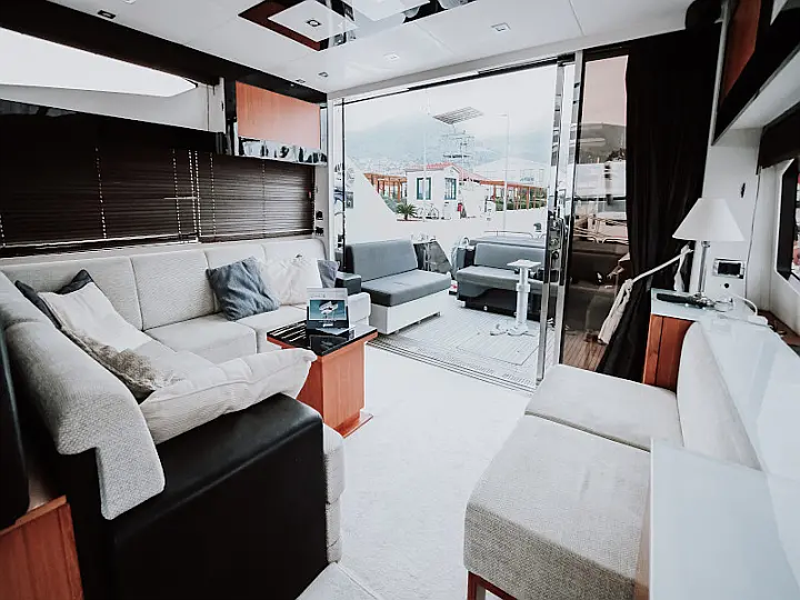 Sunseeker Predator 64 - 