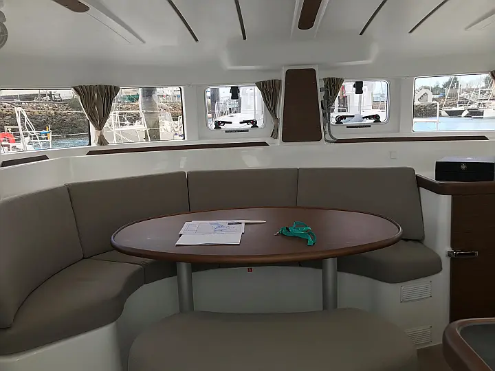 Lagoon 380 - Tarawa 3  - External image