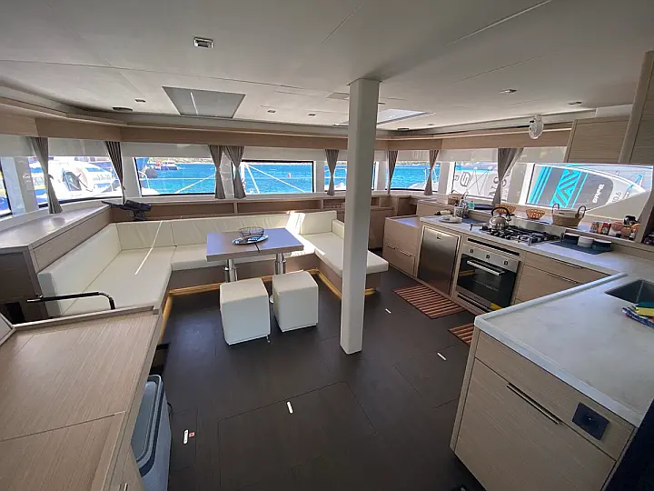 Lagoon 55 (5 cab) - 