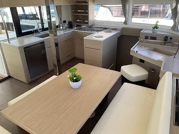 Lagoon 46 - 