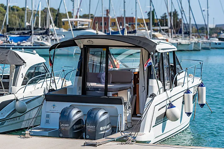 Merry Fisher 895 - 