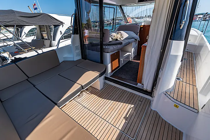 Merry Fisher 895 - 