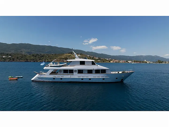 Perama Shipyards 102 - Elena  - External image