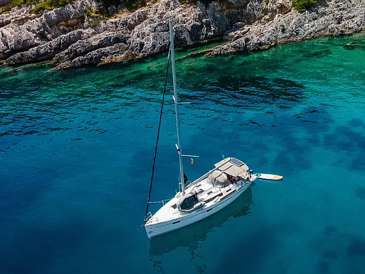 Bavaria 37 - Angela  - External image