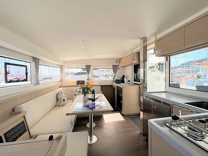 Lagoon 40 - Wind Seeker  - External image