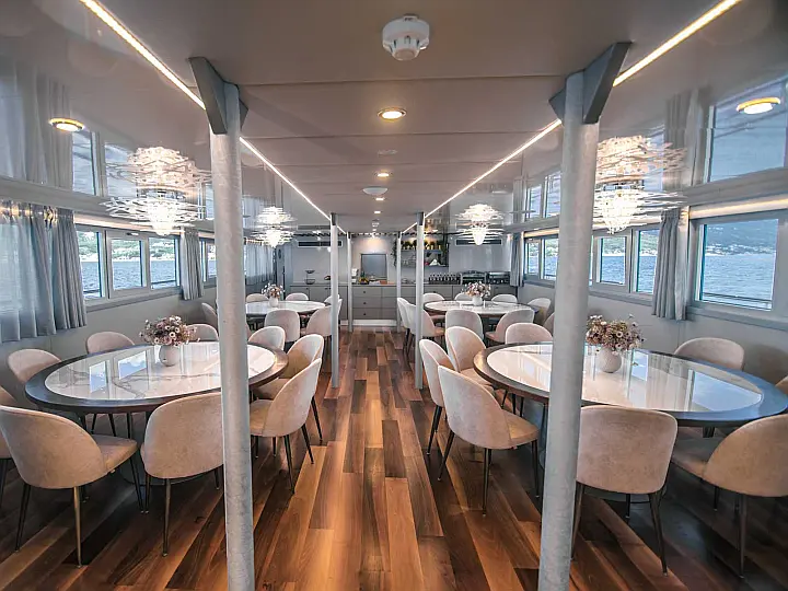 Luxury Motor Yacht - Roko  - External image