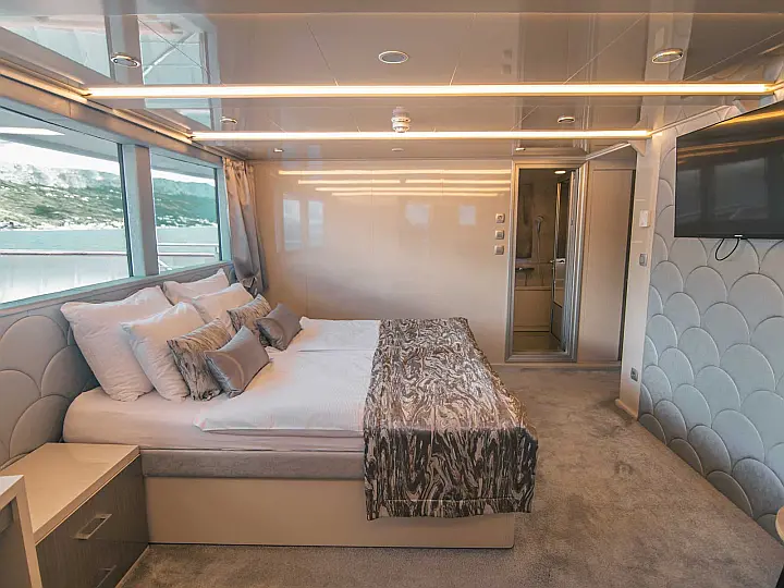 Luxury Motor Yacht - 