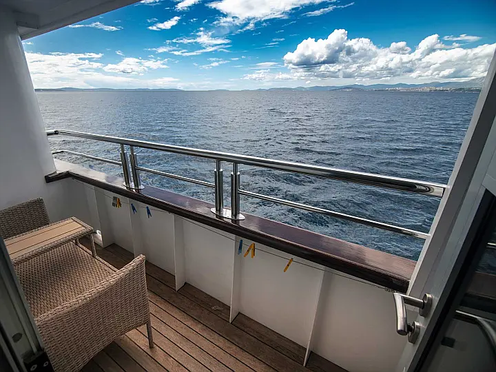 Luxury Motor Yacht - 