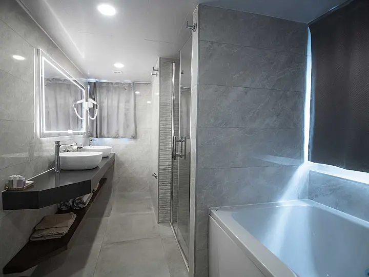 Luxury Motor Yacht - 