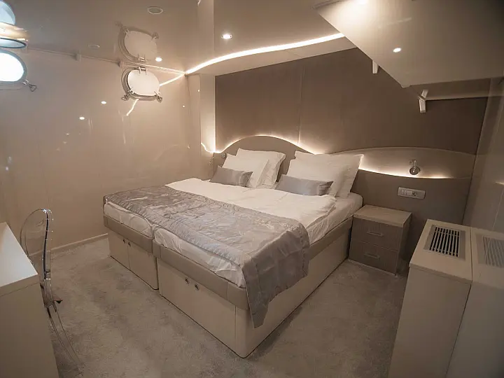 Luxury Motor Yacht - 