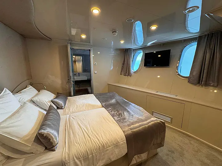 Luxury Motor Yacht - 