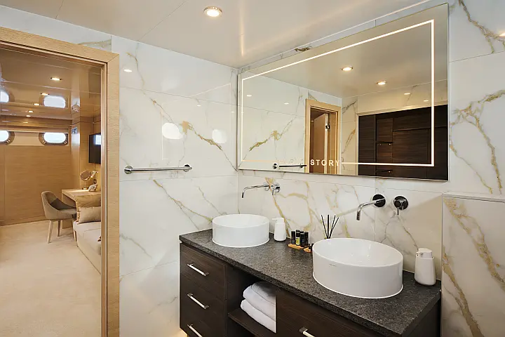 Motoryacht Love Story - 