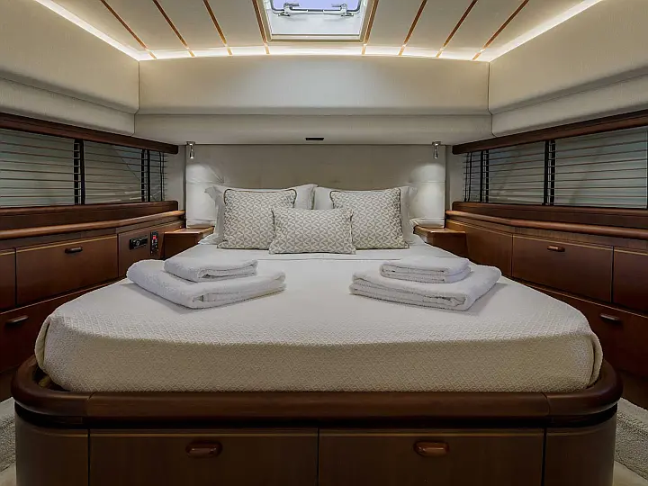 Ferretti 72 - 