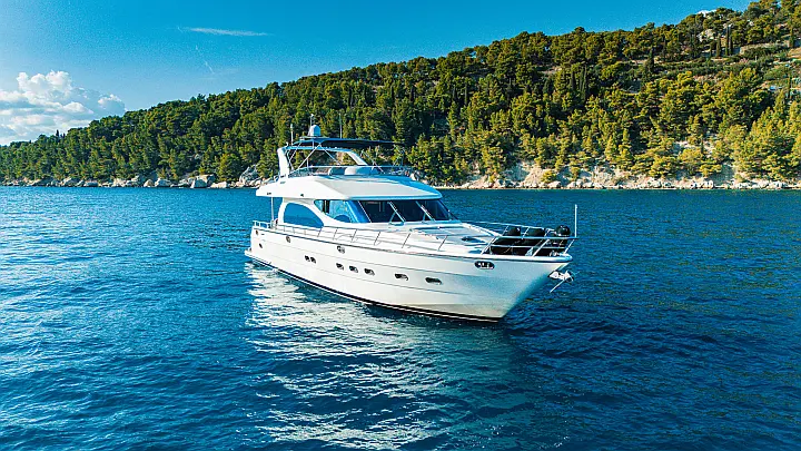 Yaretti 2210 - 