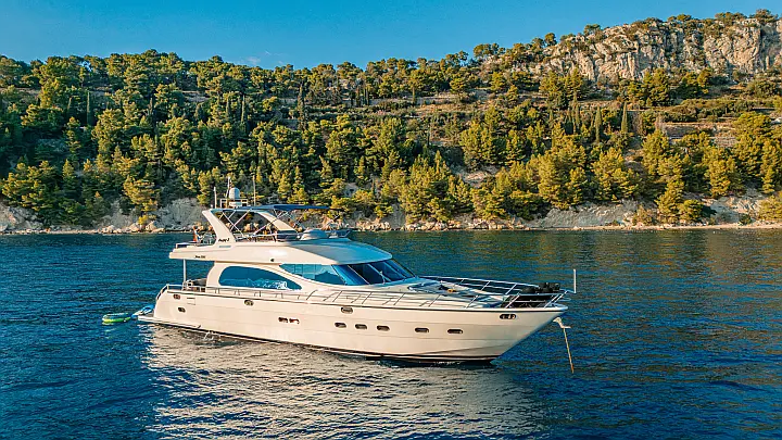 Yaretti 2210 - 
