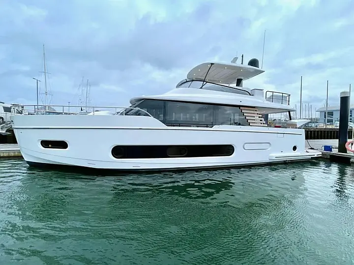 Azimut Magellano 60 - Olivia  - External image