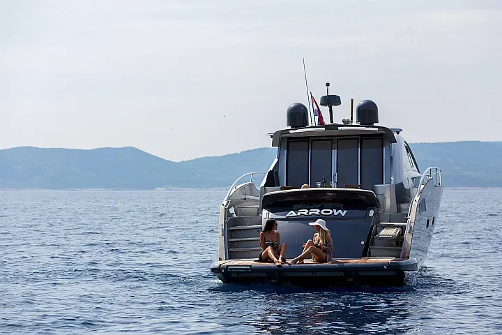 Pearl Sea 56 - 