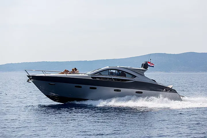 Pearl Sea 56 - 