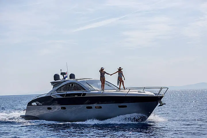 Pearl Sea 56 - 