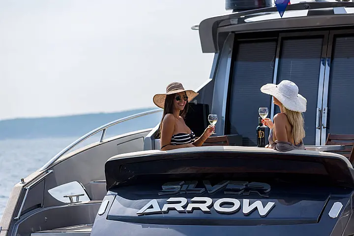 Pearl Sea 56 - 