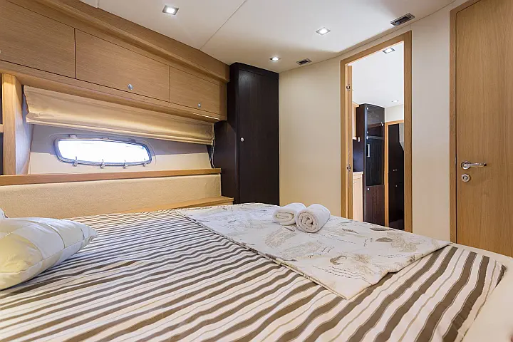 Pearl Sea 56 - 