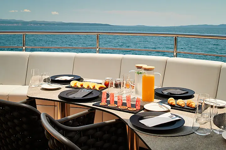Motoryacht Ohana - 