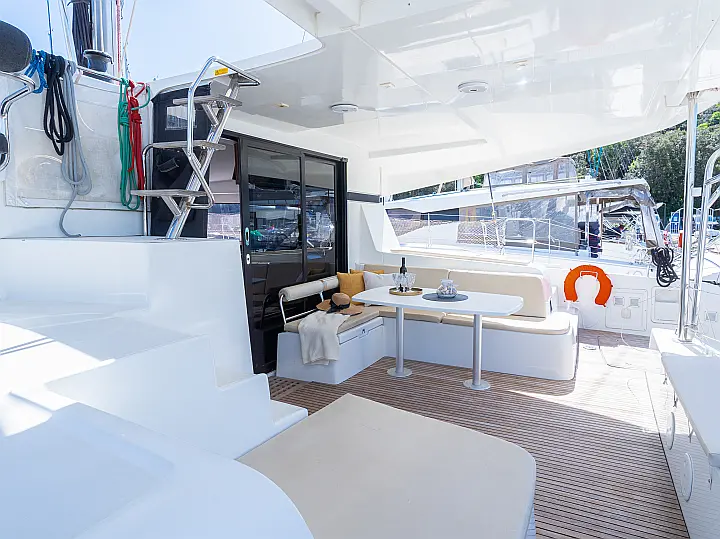 Lagoon 42 - 