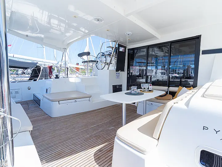 Lagoon 42 - 