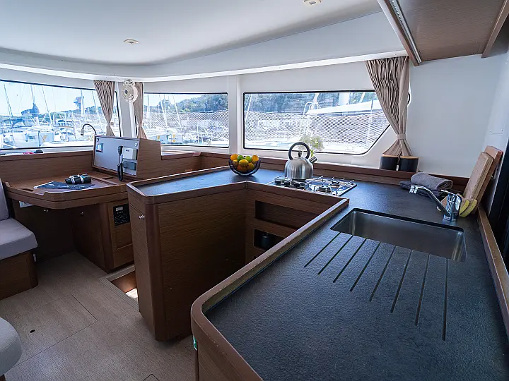 Lagoon 42 - 