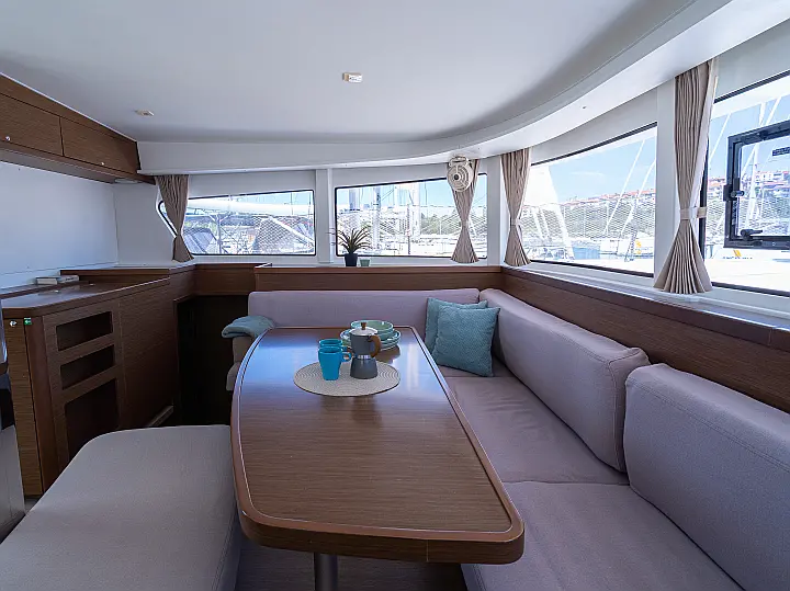 Lagoon 42 - 