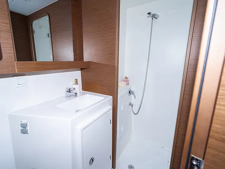 Lagoon 42 - 