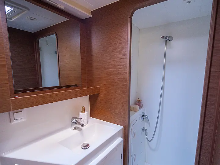 Lagoon 42 - 