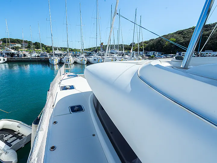 Lagoon 42 - 