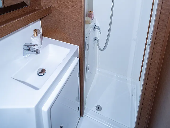 Lagoon 42 - 