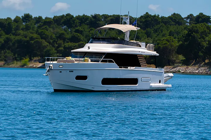 Azimut Magellano 60 - 