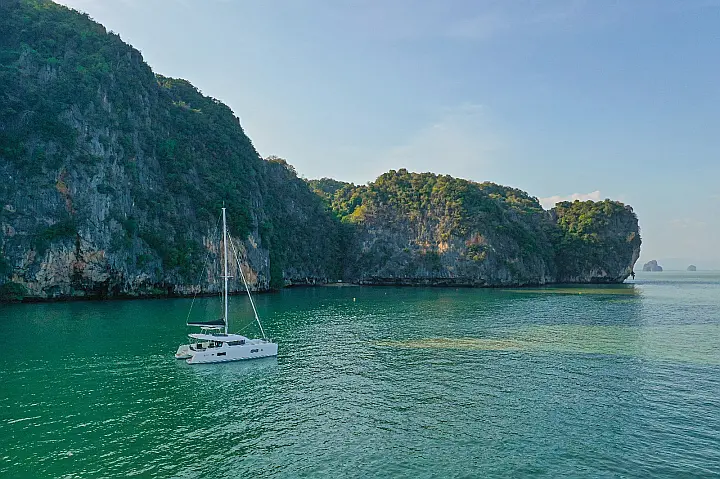 Lagoon 42 - 
