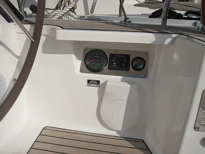 Bavaria Cruiser 37 - 