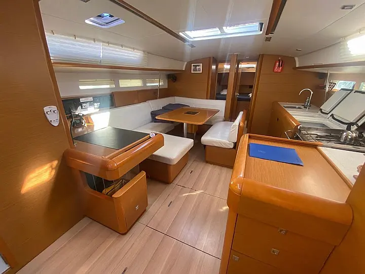 Sun Odyssey 519 - 