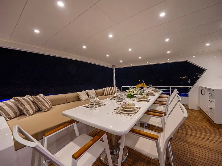 Motoryacht Lila Trawler - Lila Trawler  - External image