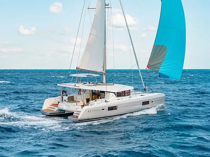 Lagoon 42 - Sea to Sky  - External image