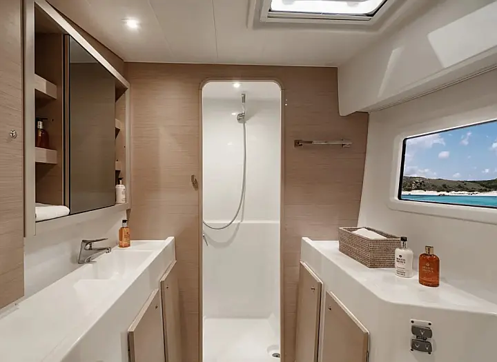 Lagoon 42 - 