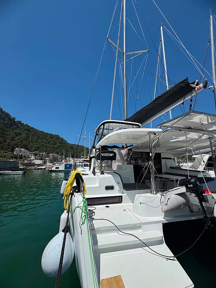 Lagoon 42 - 