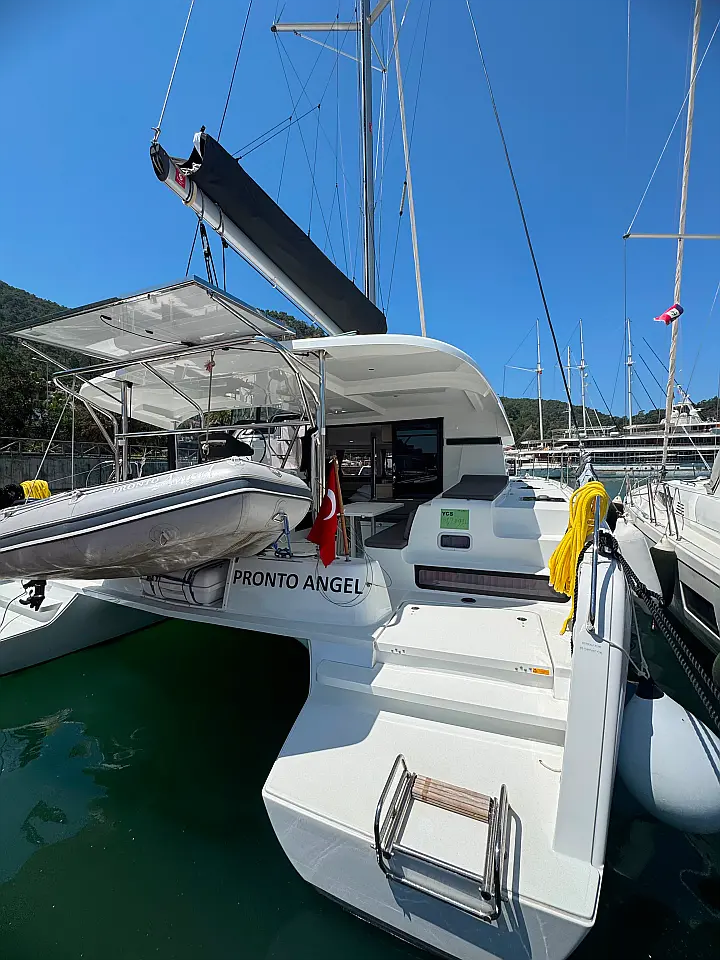 Lagoon 42 - 
