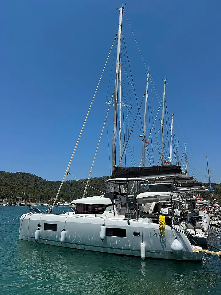 Lagoon 42 - 